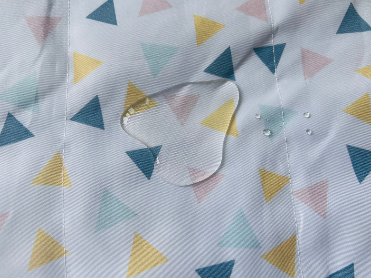 PlayMat triángulo antifluido thebabyconcept